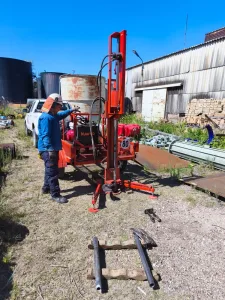 haciendo un estudio de suelo en red de geotecnicos